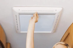 Fiamma Roller Blind Vent 40 White -Best Camping Equipment fiamma roller blind vent 40 white 4 38330 p